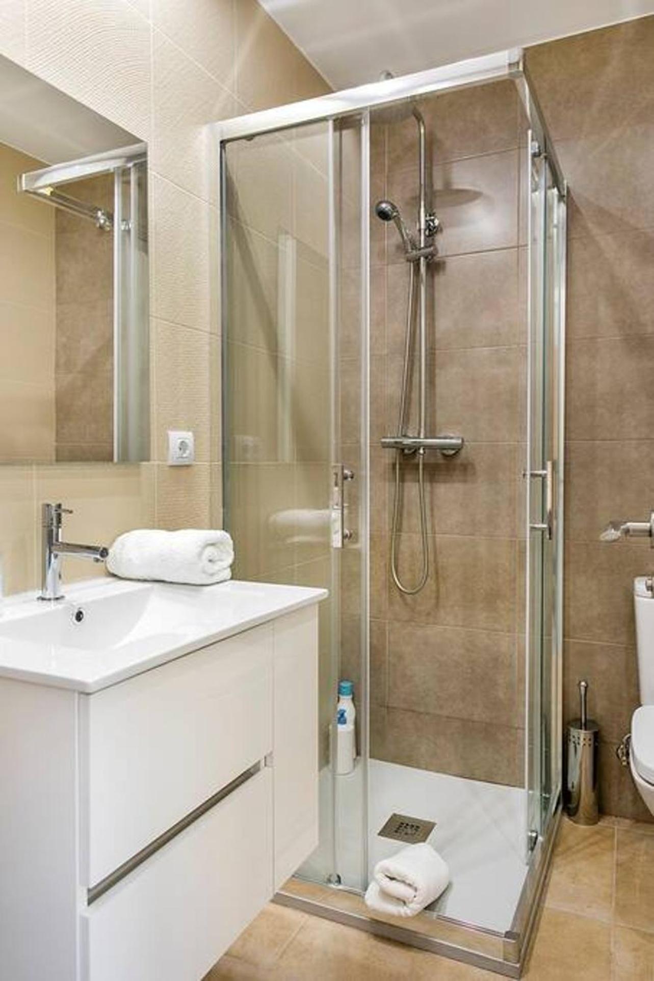 Apartamento Cozy&New With Terrace L'Hospitalet de Llobregat Exterior foto