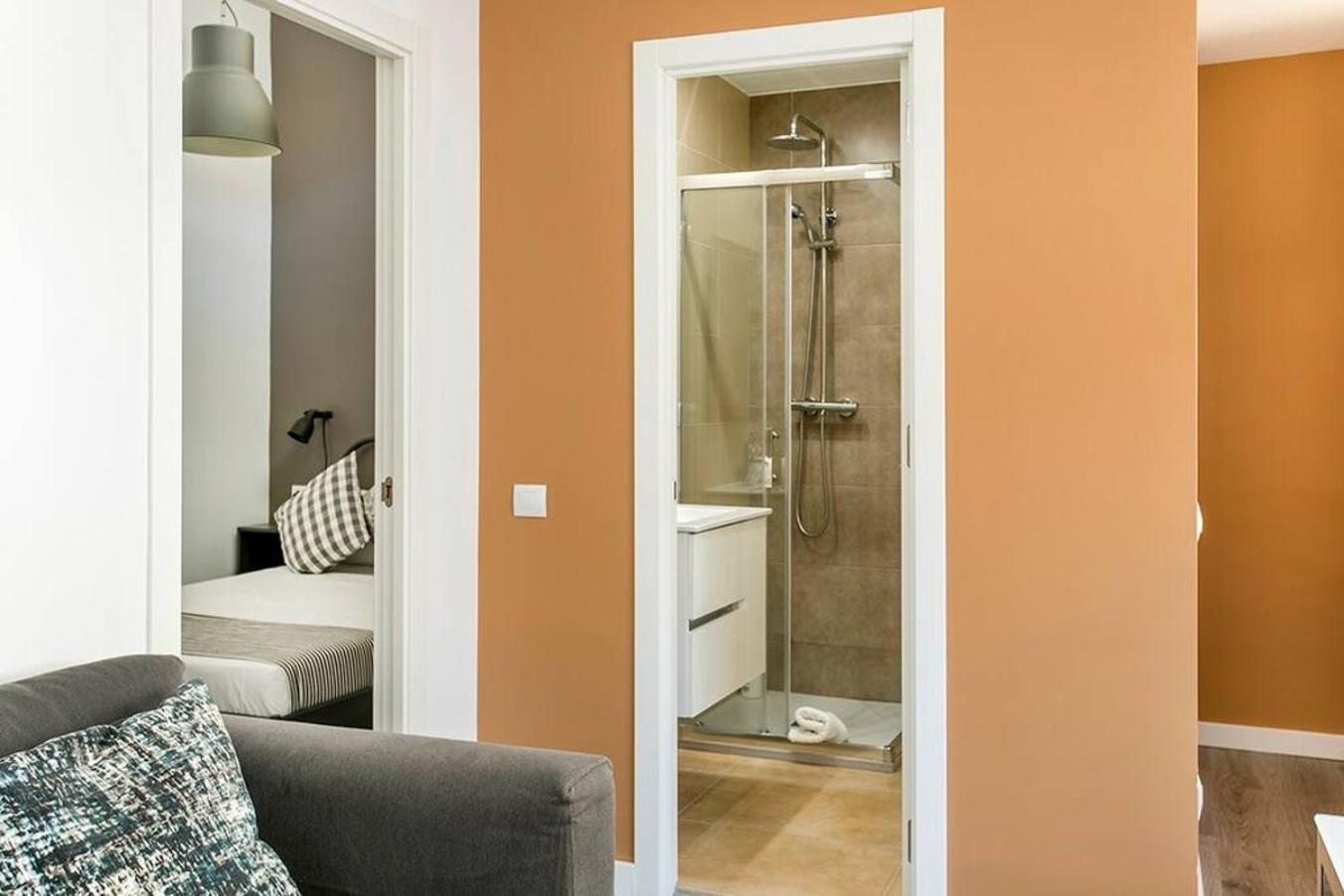 Apartamento Cozy&New With Terrace L'Hospitalet de Llobregat Exterior foto