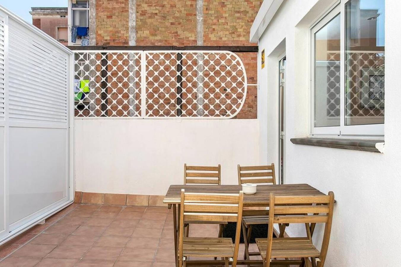 Apartamento Cozy&New With Terrace L'Hospitalet de Llobregat Exterior foto