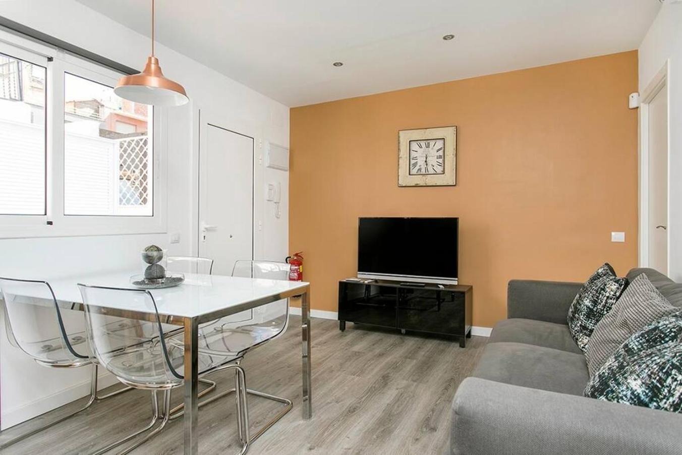 Apartamento Cozy&New With Terrace L'Hospitalet de Llobregat Exterior foto