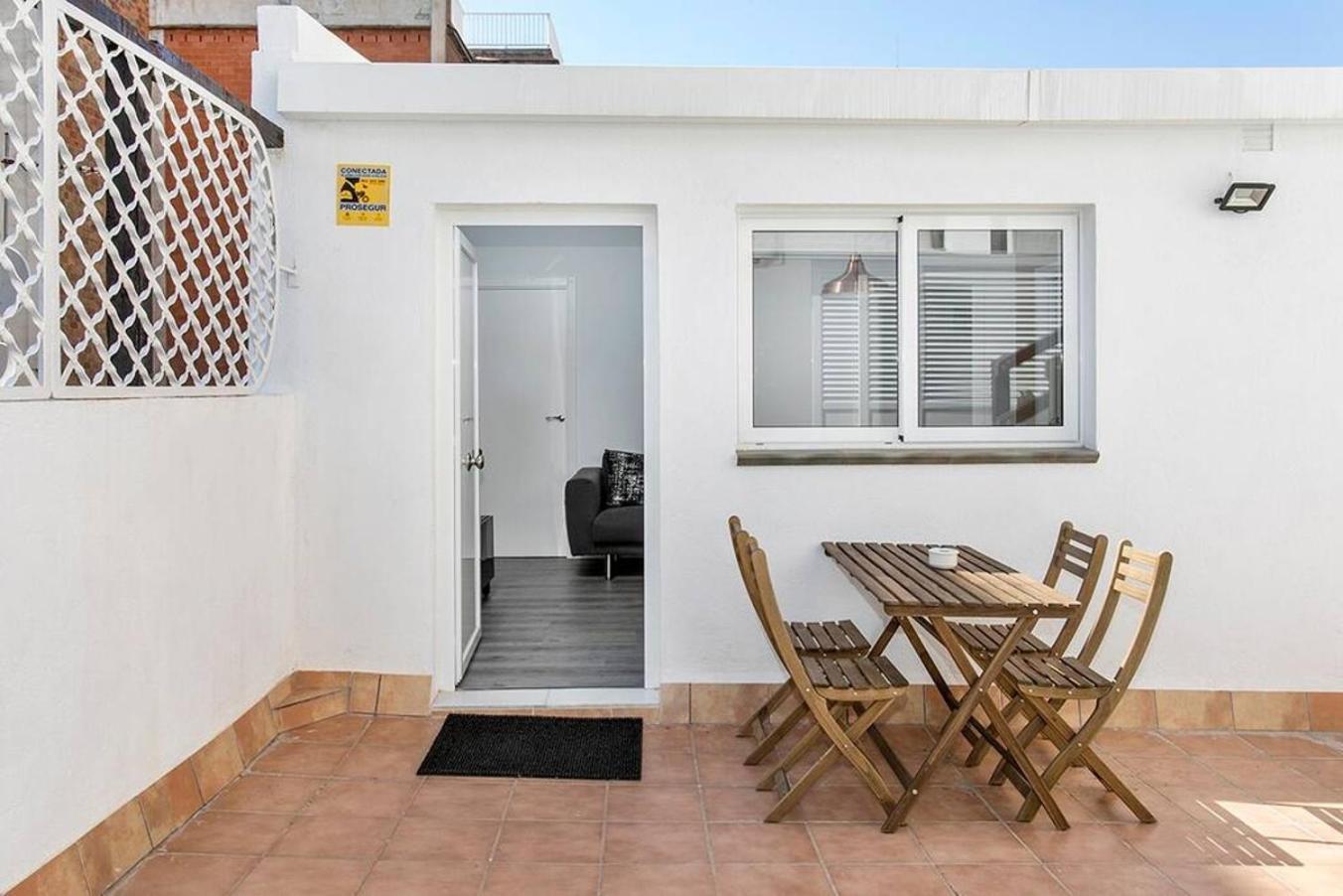 Apartamento Cozy&New With Terrace L'Hospitalet de Llobregat Exterior foto